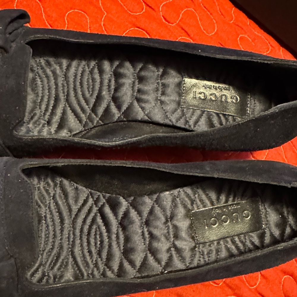 Gucci Women's Dark Blue Suede Kitten Heels Size 6B (SOLD) - Picture 4 of 5